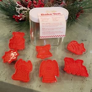 Vintage Hutzler cookie cutters 1986